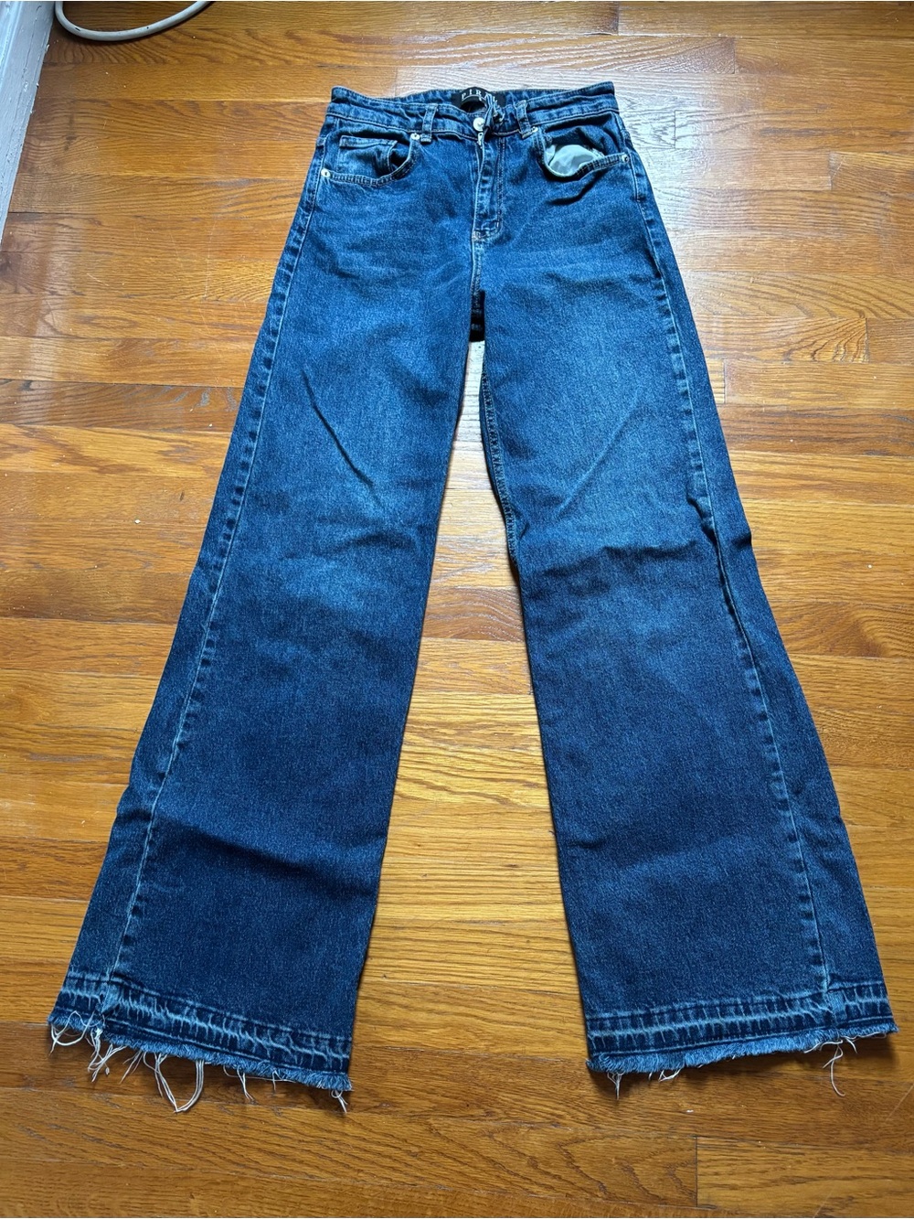 Piral Classic High-Waist Wide-Leg Jeans in Dark Blue